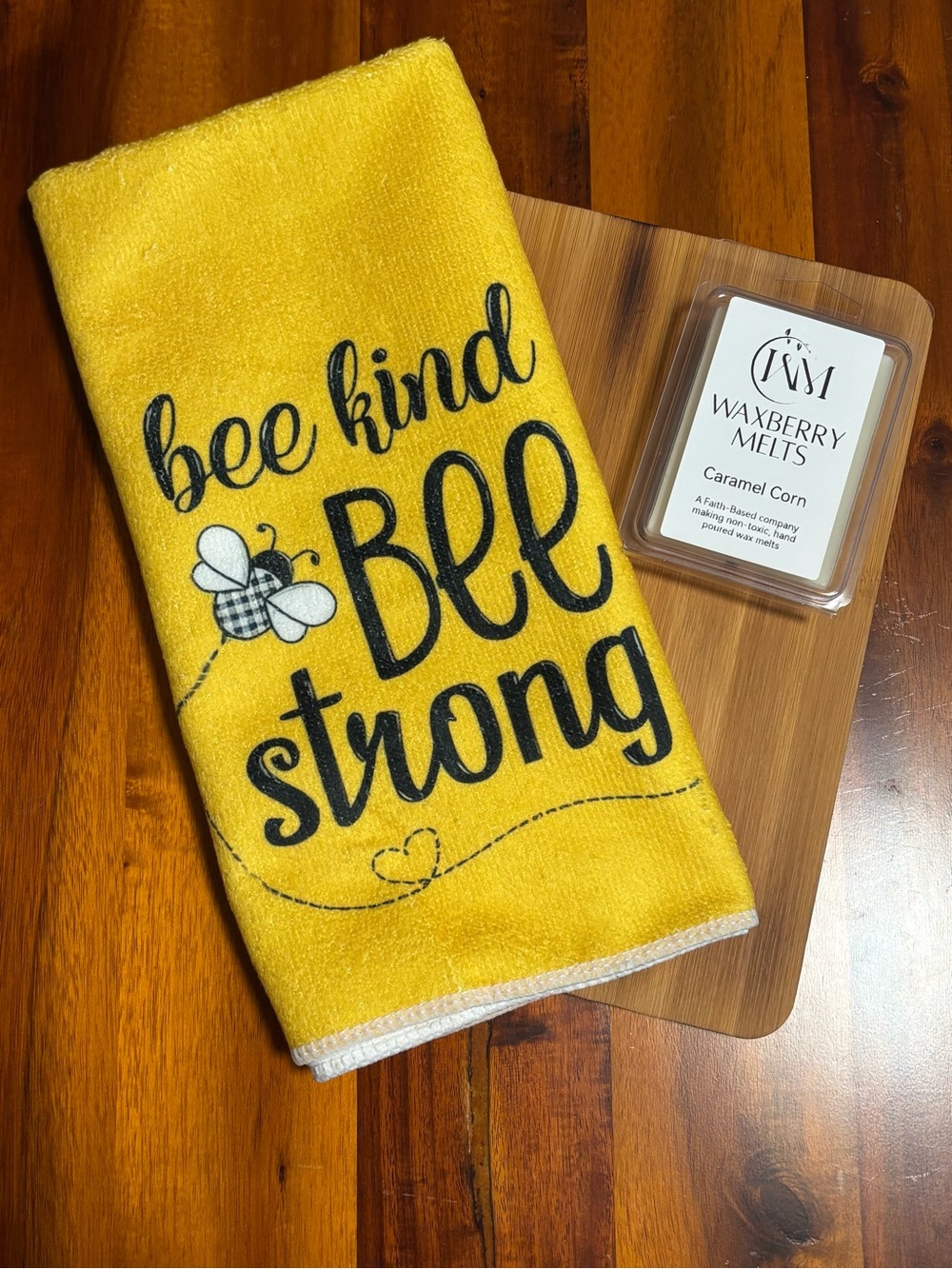 Hand Crafted Gift Set with Caramel Corn Scented Wax Melts - Picture 3 of 4
